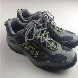 Teva men’s shoes size 10